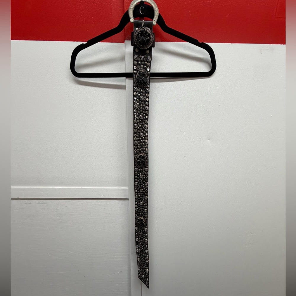 Michael Morrison Black Leather Studded Belt Gold Buckle sz 32-37